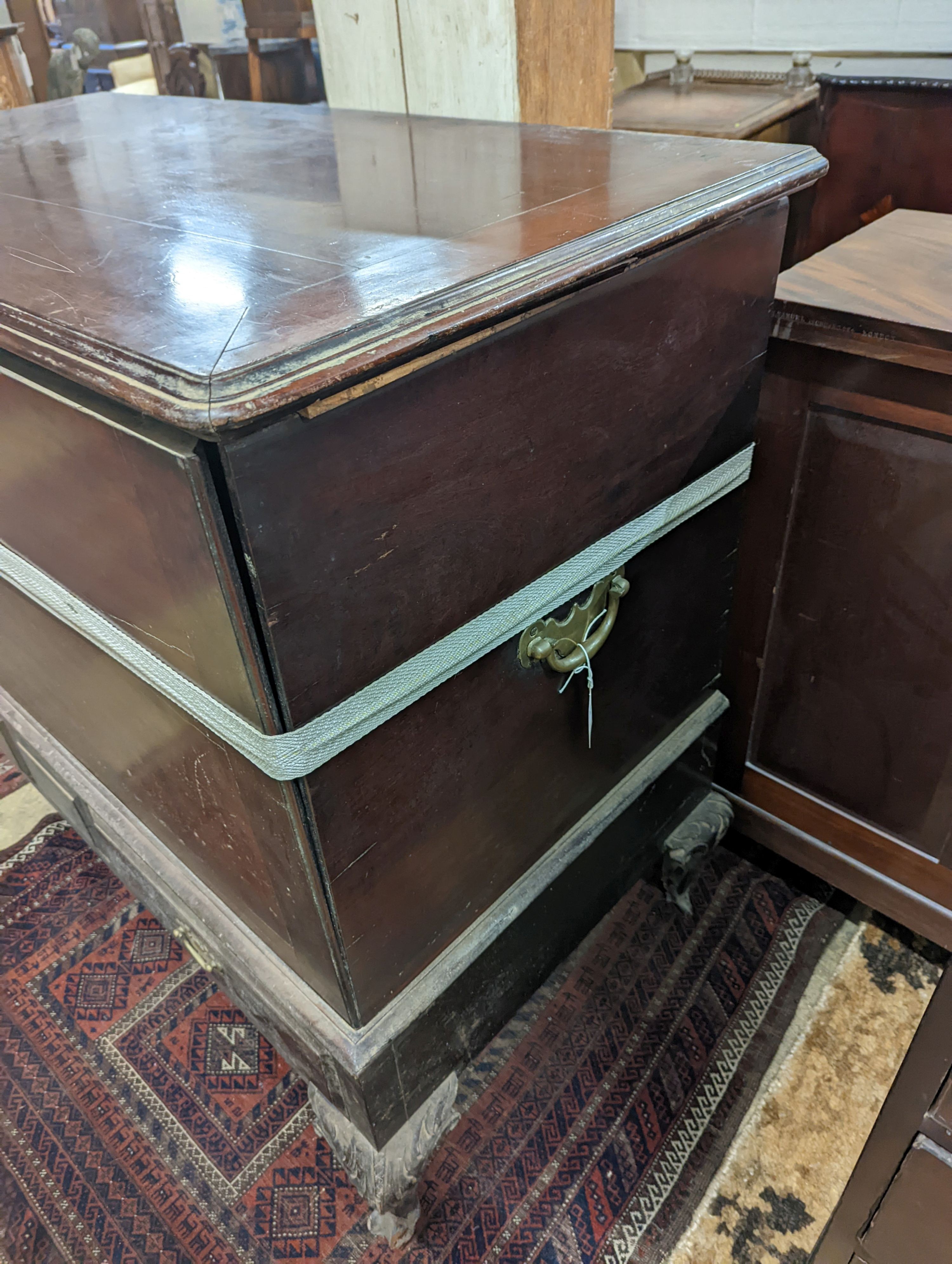 A George III mahogany mule chest, length 128cm, depth 63cm, height 103cm
